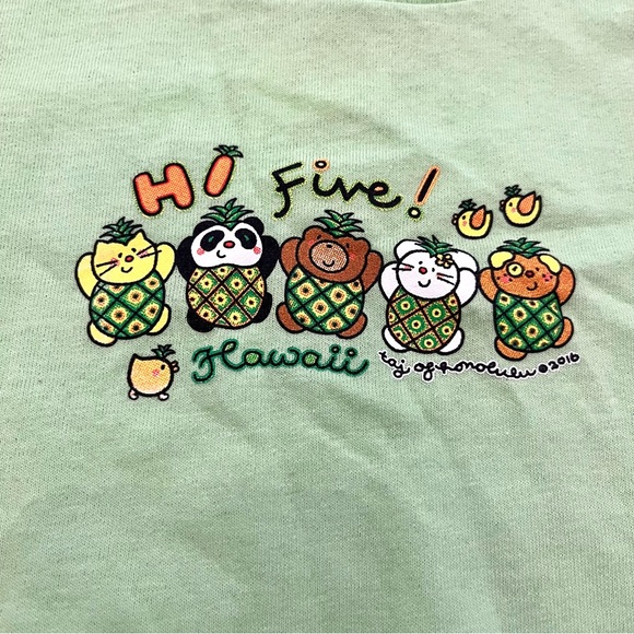 [3 for $15] NWT TAJ OF HONOLULU Hi FIve Pineapple Friends Tee (Size 3) - Picture 1 of 4